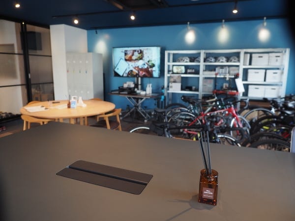 フリースペースは自由に学校の課題や作業で使っても大丈夫です！