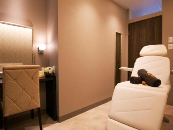 受付・エステの受付（専門知識必要なし・フリーター大歓迎）