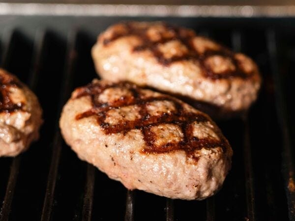 ステーキ店のキッチンスタッフ（飲食店のダブルワーク大歓迎・経験不問）