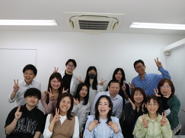 【スタッフ構成（2025年11月現在）】・男性6名、女性11名（うちパート10名）※子育て中のスタッフも多数活躍中です！