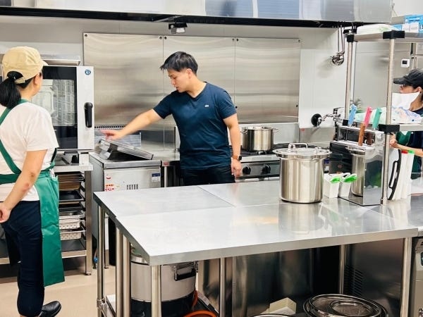 新しいパートさんが入ってきたときは、指導や研修も行います。けがなどの注意喚起を行い、安心安全に勤務できるように心がけてもらいます。