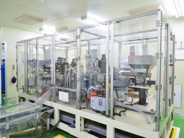 設備保全・事業部内の設備全般の保全・精密プラスチック部品製造の設計・未経験者（大歓迎・交通費支給あり）