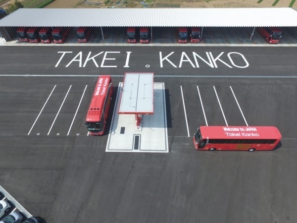 広く整備された車庫、日々の乗務へストレスなく車両管理を行うことができます。