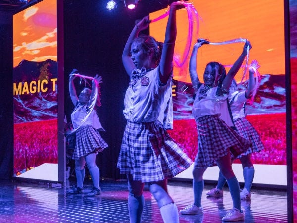 クラブメッドといえば、夜のイベント！　お客様と一緒に楽しい時間を過ごす、これも、お客様の立場から物事を見る経験になります！