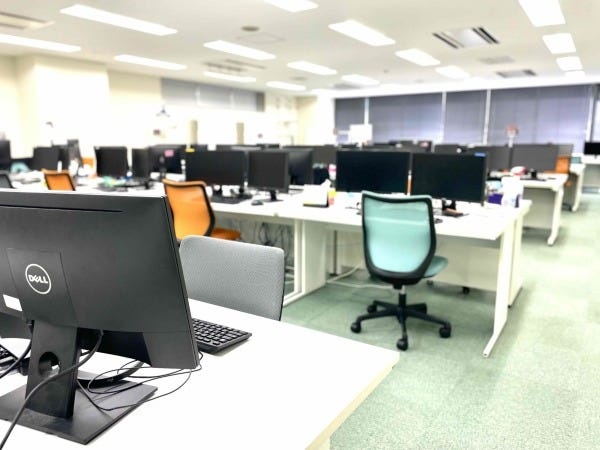 執務室も快適できれいな環境です！