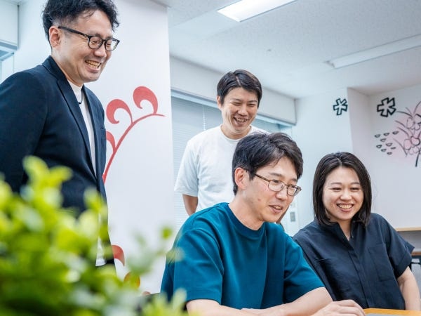 貴方と一緒に働く情シスのメンバーです。30代・中途入社が中心の組織です。