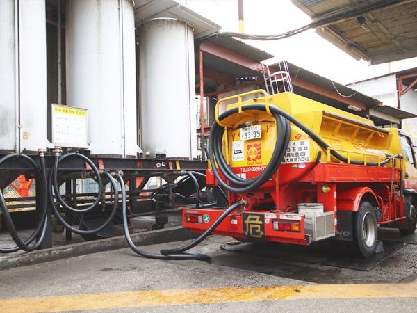 当社の工場では廃油や汚泥を扱っています！