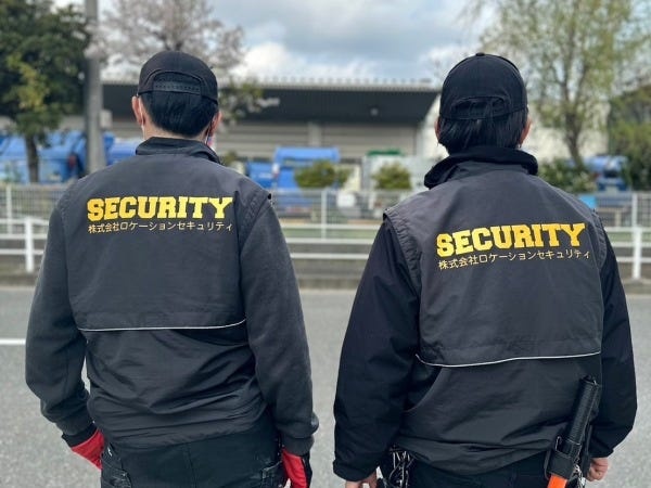 制服も従来の警備服を使用しておりません