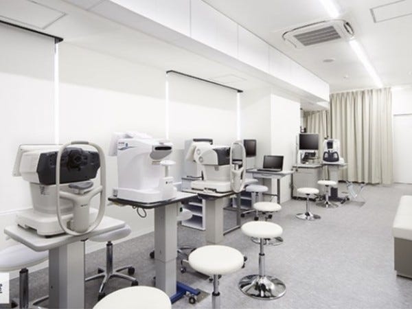 視力検査や各種検査を行うスペースです。