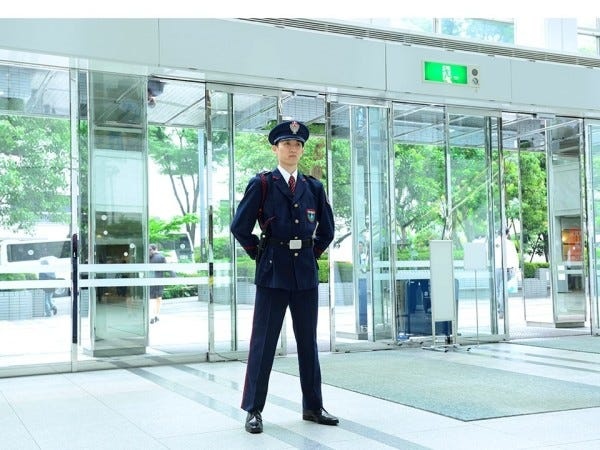 警備員・愛川町の工場警備員（マイカー通勤可能）