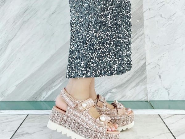 レディースシューズ販売スタッフ（土日祝のみ・交通費支給）