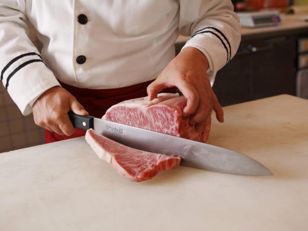 精肉加工スタッフ募集！松阪牛など高級ブランド肉を扱うお仕事