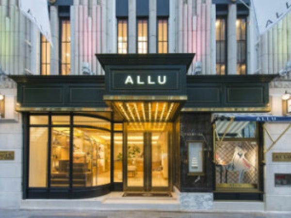 ALLU銀座のメインエントランスです。