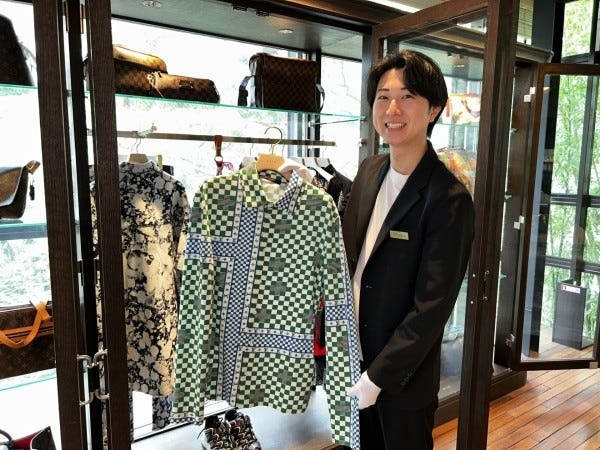 接客はしっかりと時間をかけて。お客様のニーズをくみ取りながら最適な商品を提案します。