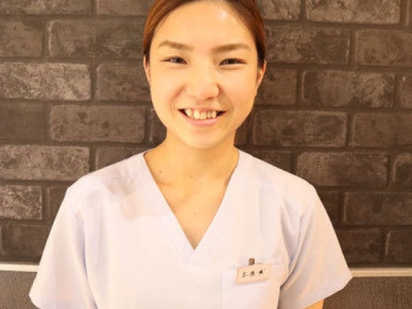 こんにちは！東神奈川院院長の上原です。育休明け復帰しました。みんなで困ったときは協力、患者さんにもみんなで対応！みんなで明るく頑張ってます！