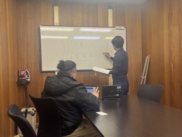 未経験でも安心！充実した研修でプロへ成長。チームで学び、現場で活かす！技術が身につく仕事です。