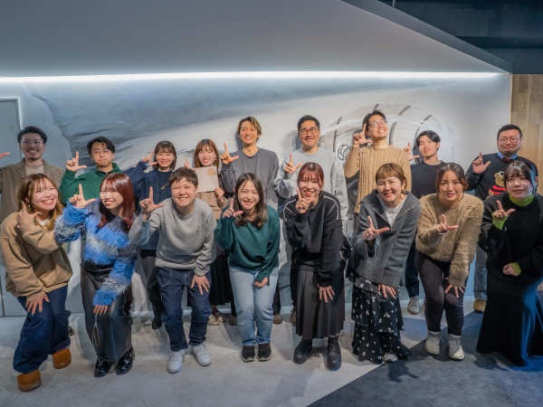 社員の平均年齢は34歳ほど。20代の若手メンバーから、30代・40代のベテランまで幅広い年代のメンバーが在籍しています！