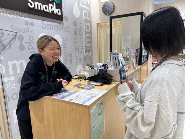 スマホアクセサリー販売スタッフ｜未経験歓迎！お客様との会話を楽しむお仕事