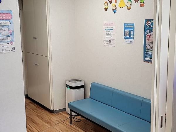 明るく清潔な店舗です。