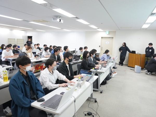 カリキュラムだけではなく定期的に勉強会も開催しています！