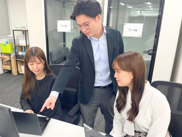 困ったことがあれば悩む前に気軽にチャットや電話で質問ができる、そんな職場です！