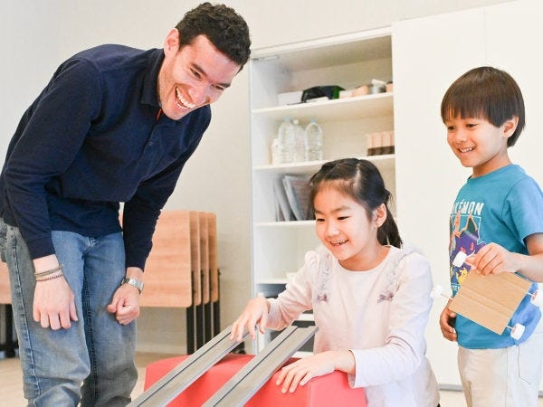 遊びやアクティビティを通じて、楽しく英語の習得を習得してもらうスクールです。