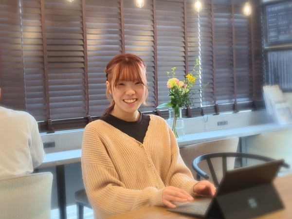 オフィスでの事務作業が中心です。現場社員は、20代30代が多いです！