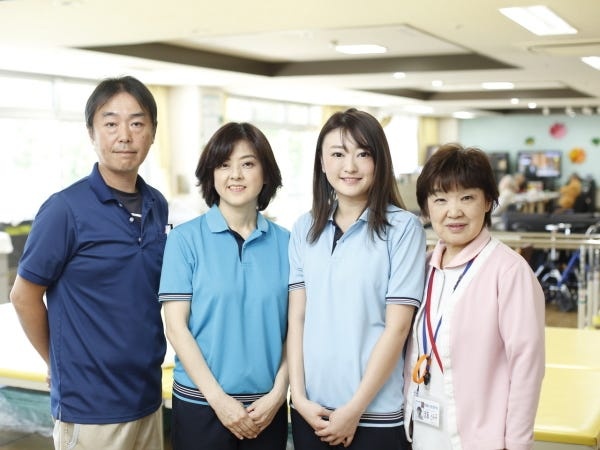 送迎運転手（普通自動車免許・AT限定可）