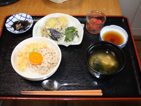 朝採れ野菜を使って、自由にアレンジしたメニュー作りをお願いしています。