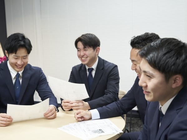 営業メンバーです♪