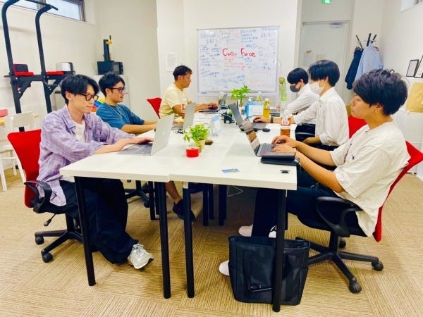 本社のホワイトボードには各自の夢を書いてます(^O^)なりたい自分を実現させましょう！！