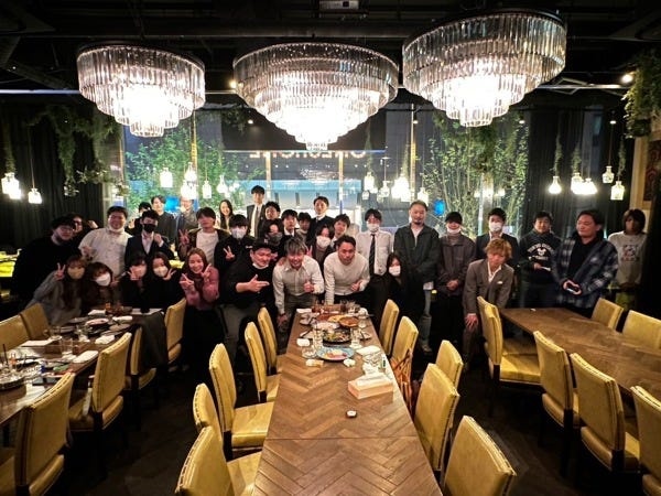 新年会風景です！とても大人数で楽しかったです！