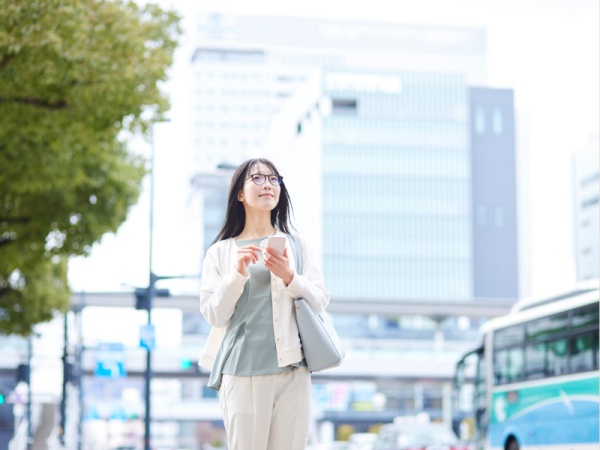 平均残業時間5.5時間であり、仕事とプライベートの両立を叶えることが出来ます。