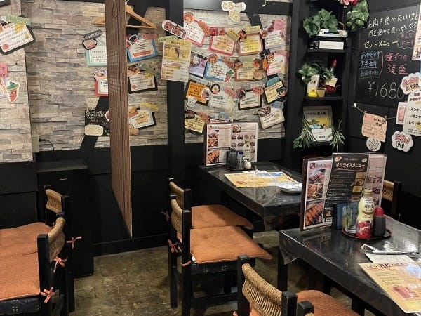 ハンバーグランチ店のホールスタッフ募集！未経験者歓迎