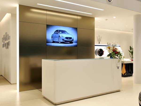 営業スタッフ（普通自動車運転免許）