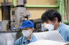 製作については、社内打ち合わせを入念に行ってから進めます。