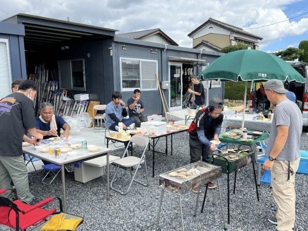 会社でバーベキュー
