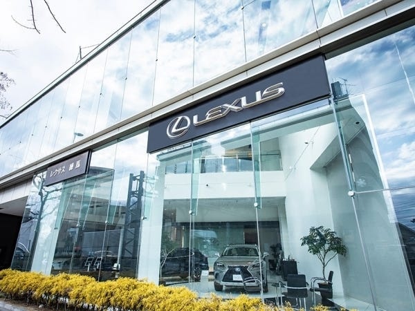 レクサス受付スタッフ｜お客様をおもてなしするお仕事