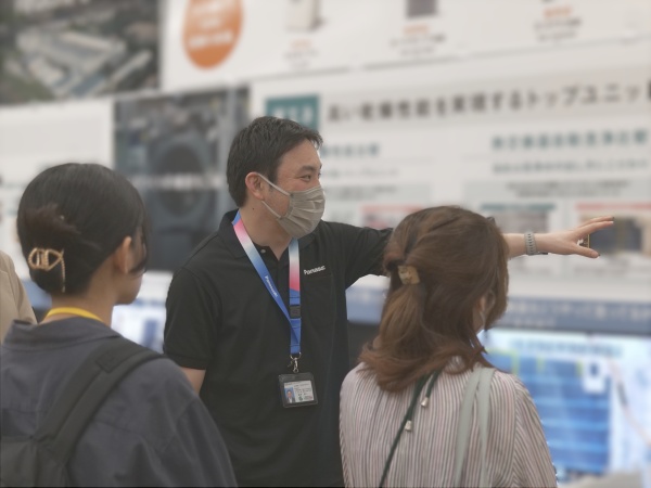 目標を達成し、優秀な成績を収めたチームは、MVPとして朝の会で賞賛。ポジションや経験に関係なく、一人ひとりの頑張りを正当に評価する社風です。