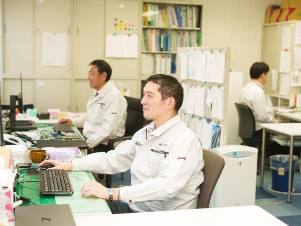 アルミ建材技術開発職：新製品開発と技術支援業務