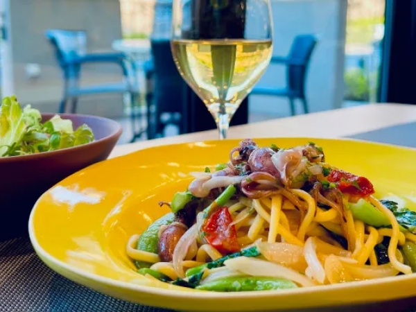 ホールスタッフ（フリーター歓迎）