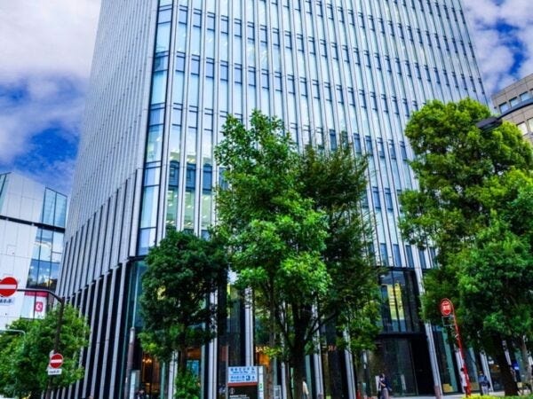 池袋駅徒歩３分！銀行・保険会社・公的機関も入る地上21階のハイグレードオフィス。洗練された空間で、ワンランク上の働き方をはじめませんか？