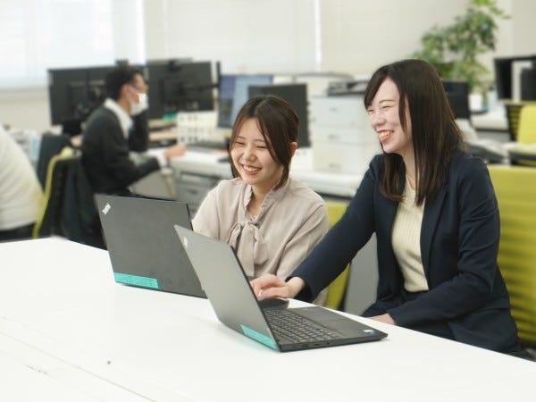 「働く人の笑顔が多い理由は、“自分らしく働ける”という実感があるからです。」