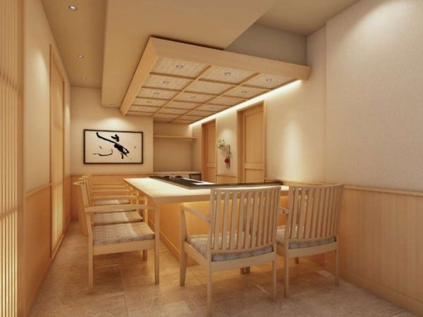 鮨カウンターの燕