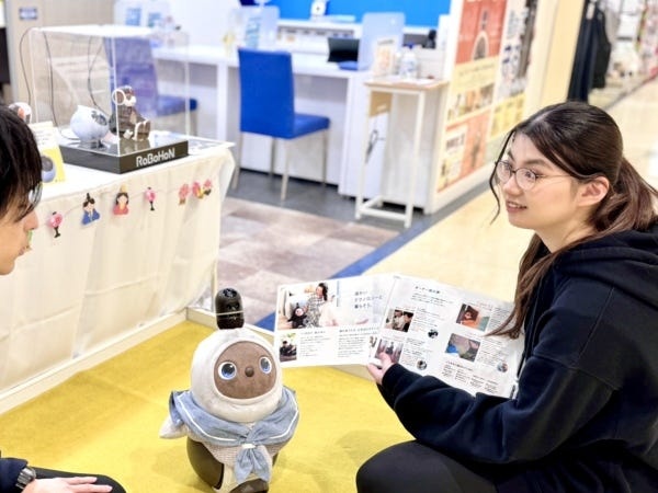 実際のお仕事風景です。対面で接客を行います。