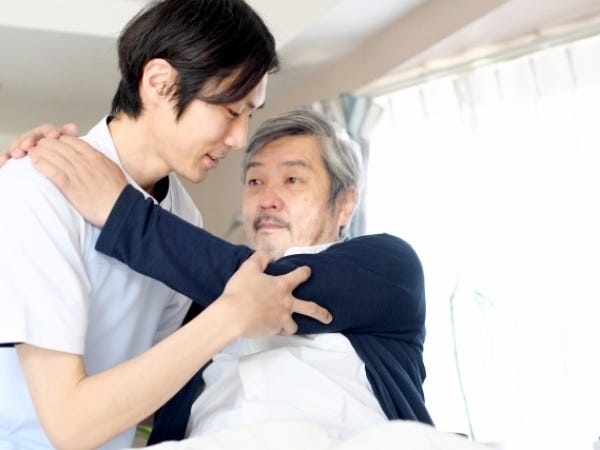 食事介助、服薬介助の他、就寝の準備や入床の介助、夜間見守り、定期巡回、記録作成などをお願いします