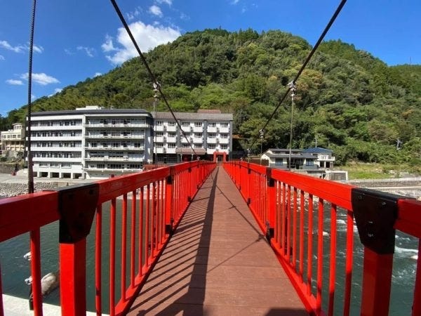 天瀬の赤い橋も製作しました！