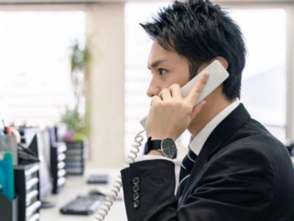 こちらが依頼させていただいたお客様へお電話していただき、調査にお伺いする日程調整を行います。