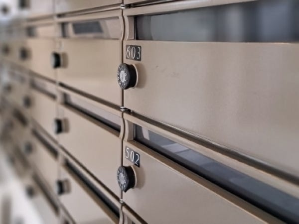 指定エリアごと地図をみて配布ルートを検討。自分のペースで効率の良いルートを考え、配布していきます。