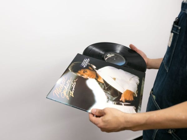 音楽ソフトバイヤー：仕入れ・商品管理からオンライン販売まで